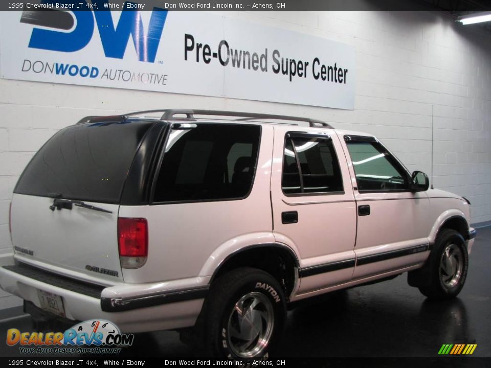 1995 Chevrolet Blazer LT 4x4 White / Ebony Photo #5