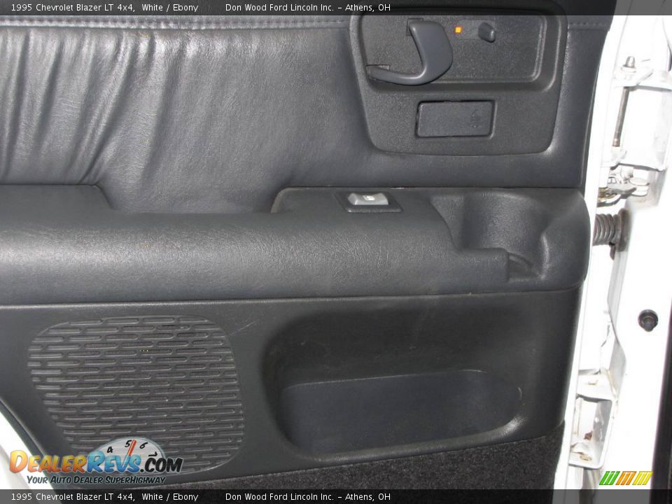 1995 Chevrolet Blazer LT 4x4 White / Ebony Photo #9