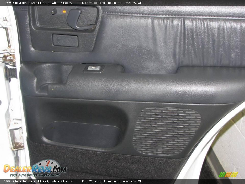 1995 Chevrolet Blazer LT 4x4 White / Ebony Photo #12