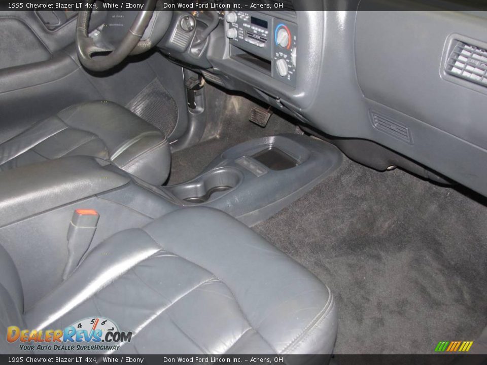 1995 Chevrolet Blazer LT 4x4 White / Ebony Photo #14