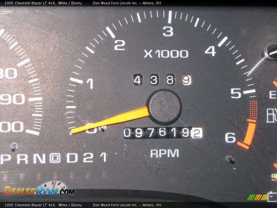 1995 Chevrolet Blazer LT 4x4 White / Ebony Photo #15