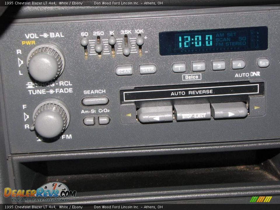 1995 Chevrolet Blazer LT 4x4 White / Ebony Photo #16