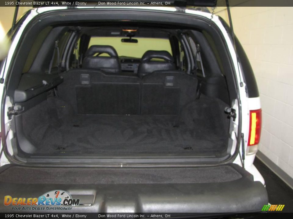 1995 Chevrolet Blazer LT 4x4 White / Ebony Photo #17
