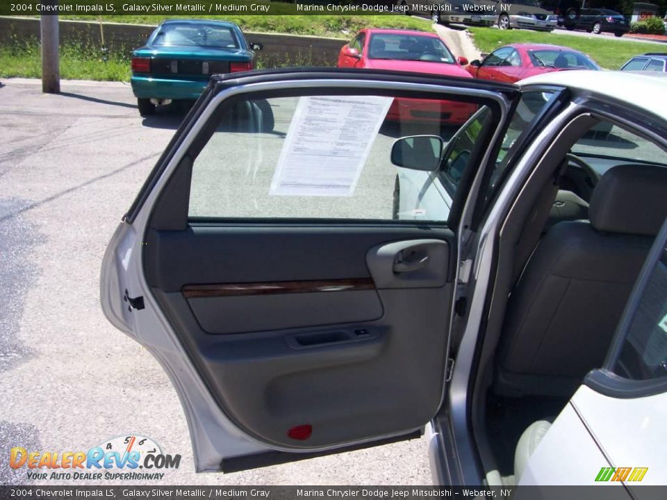 2004 Chevrolet Impala LS Galaxy Silver Metallic / Medium Gray Photo #17