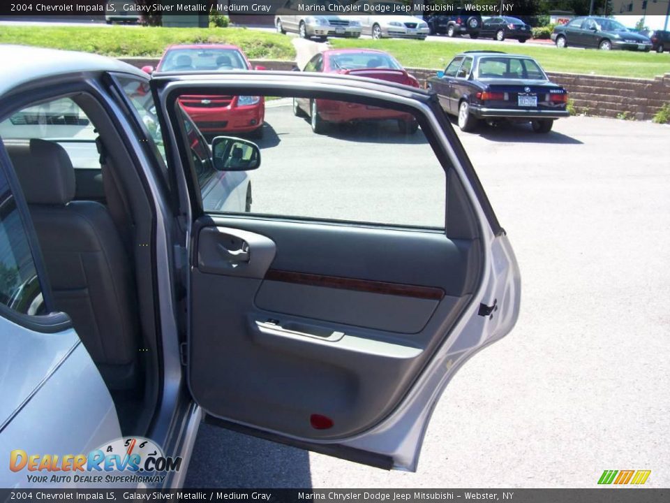 2004 Chevrolet Impala LS Galaxy Silver Metallic / Medium Gray Photo #20