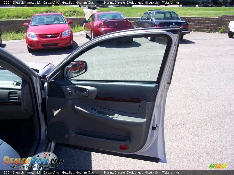 2004 Chevrolet Impala LS Galaxy Silver Metallic / Medium Gray Photo #22