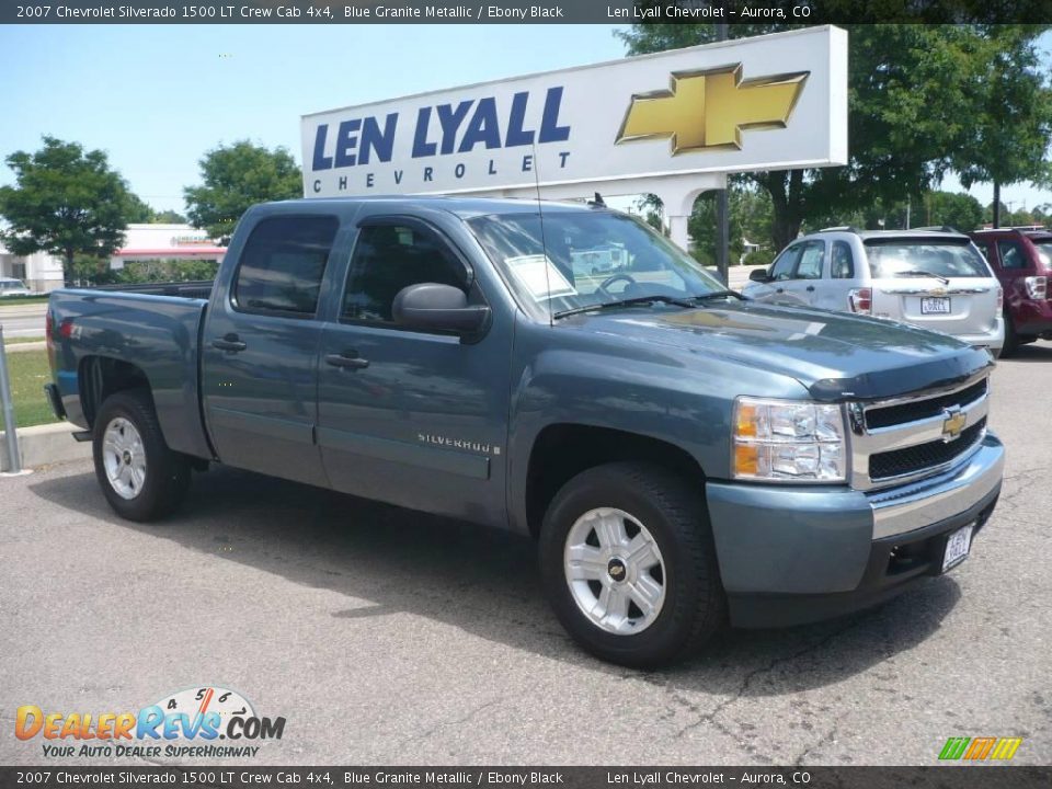 2007 Chevrolet Silverado 1500 LT Crew Cab 4x4 Blue Granite Metallic / Ebony Black Photo #1