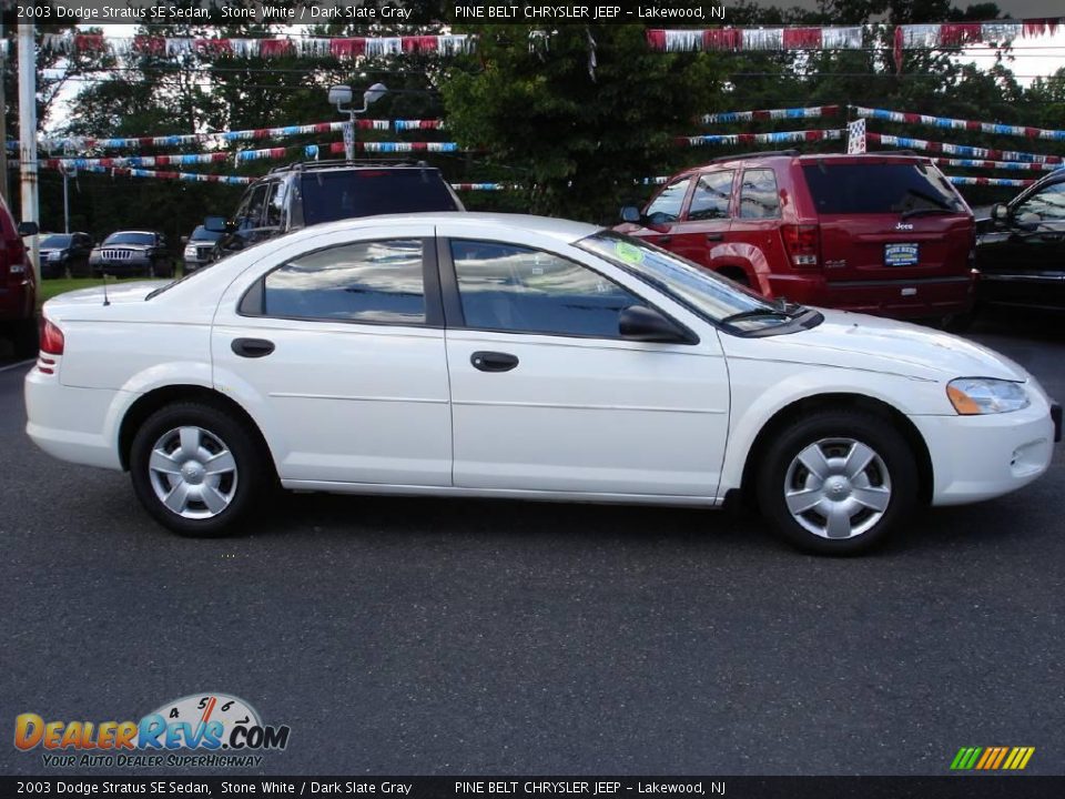2003 Dodge Stratus SE Sedan Stone White / Dark Slate Gray Photo #3