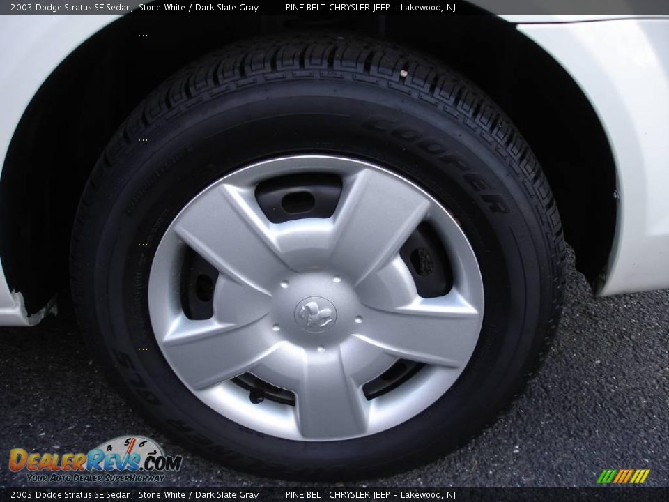 2003 Dodge Stratus SE Sedan Stone White / Dark Slate Gray Photo #6