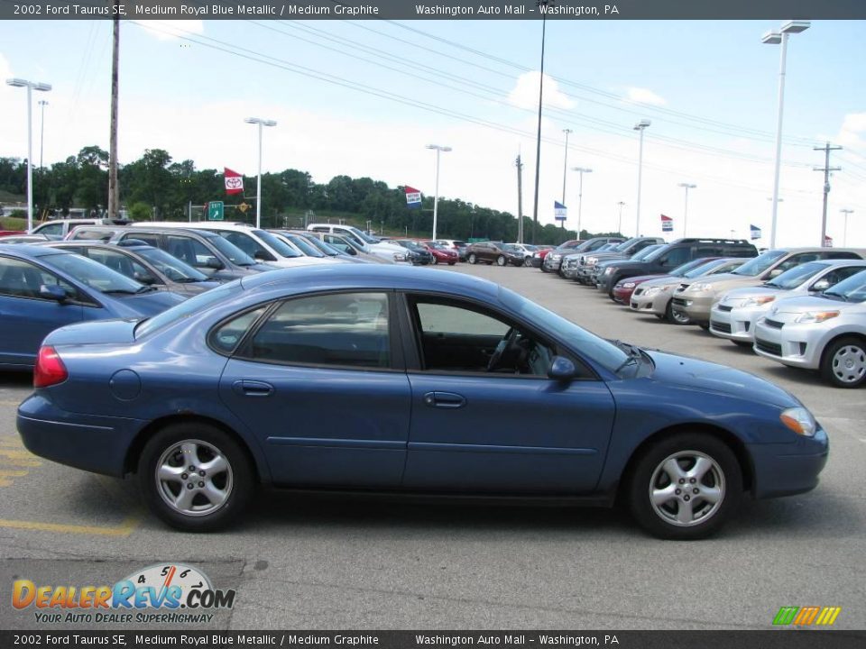 2002 Ford Taurus SE Medium Royal Blue Metallic / Medium Graphite Photo #7