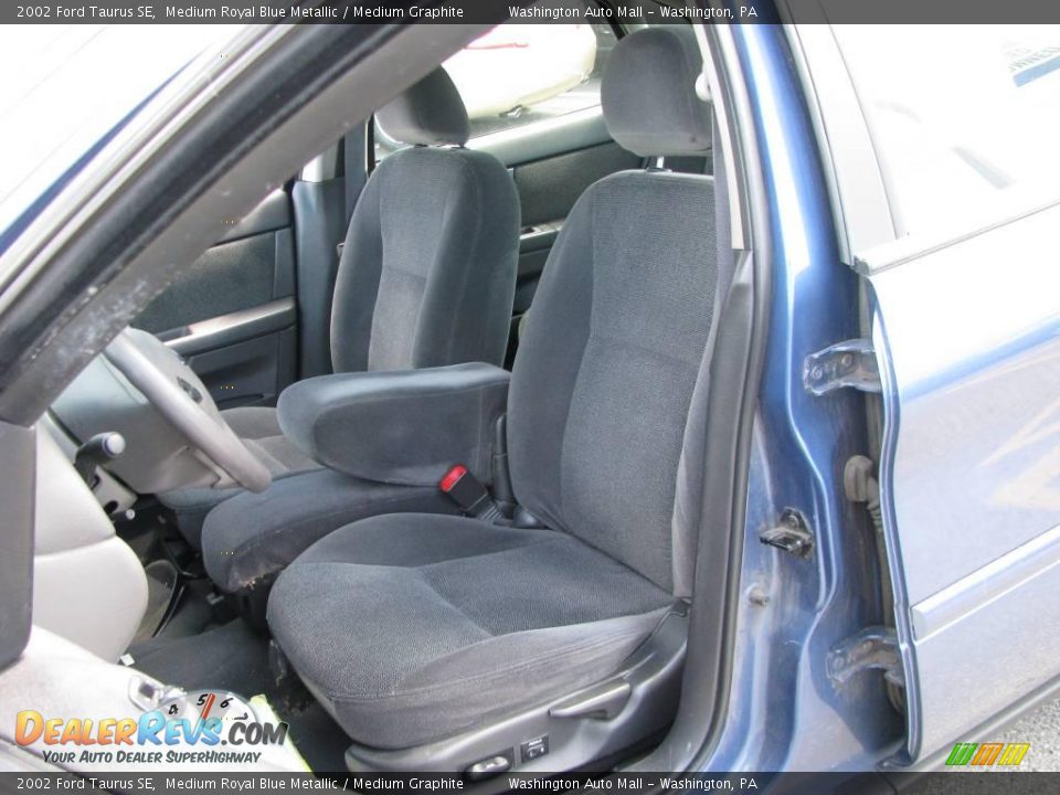 2002 Ford Taurus SE Medium Royal Blue Metallic / Medium Graphite Photo #13