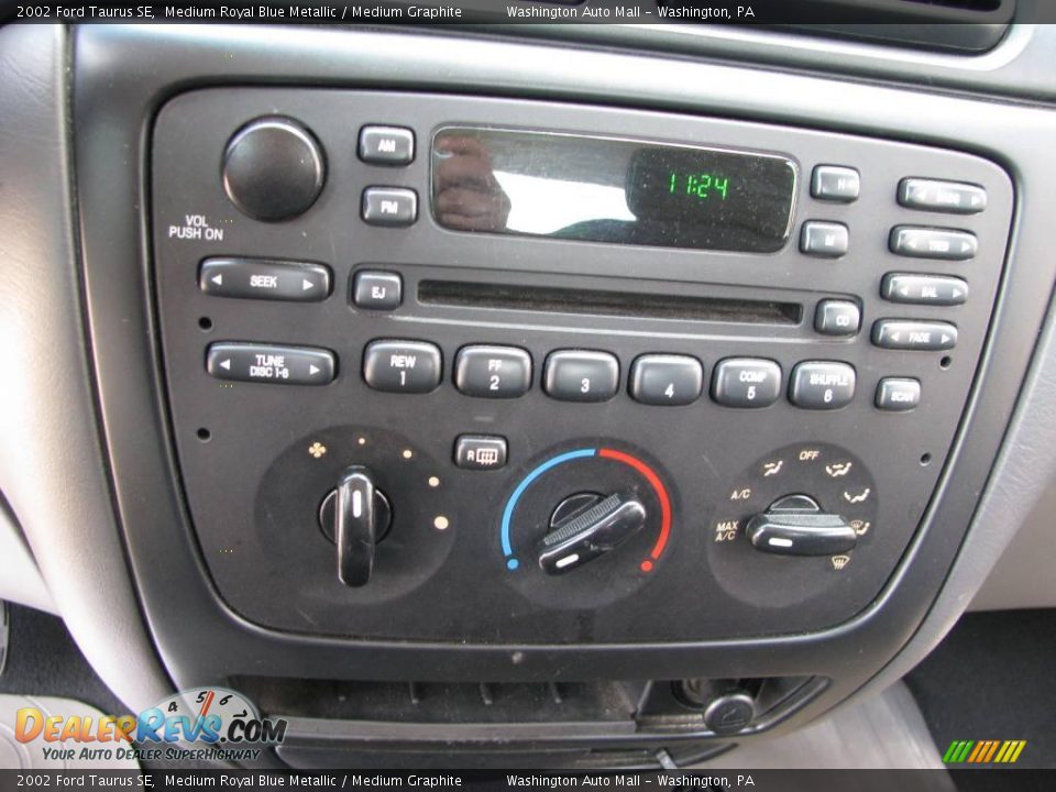 2002 Ford Taurus SE Medium Royal Blue Metallic / Medium Graphite Photo #15