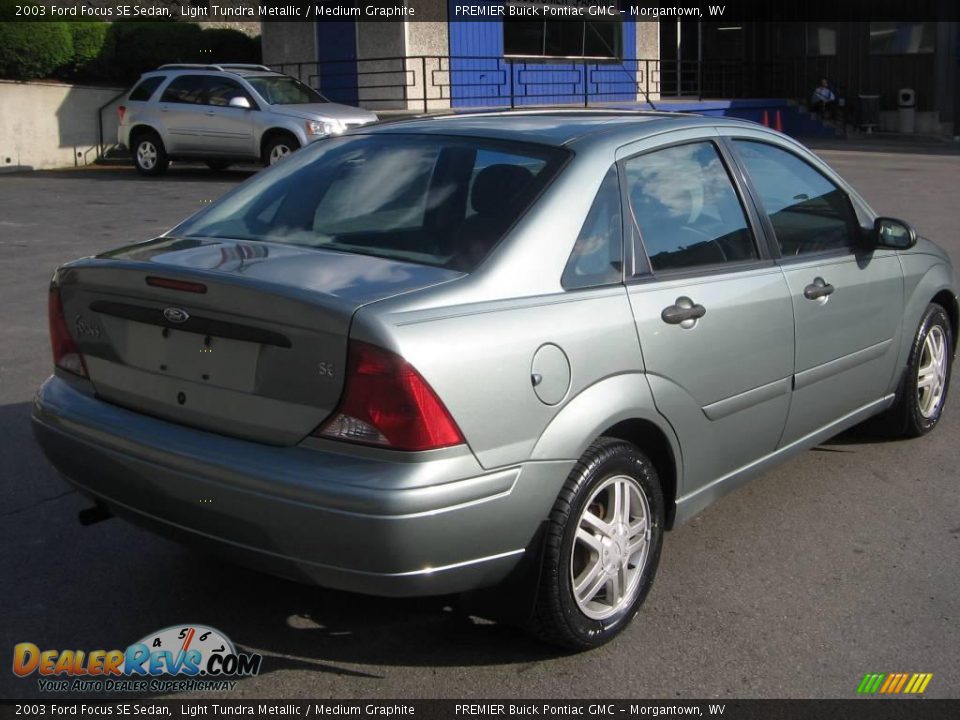 2003 Ford Focus SE Sedan Light Tundra Metallic / Medium Graphite Photo #6