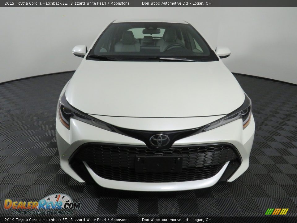 2019 Toyota Corolla Hatchback SE Blizzard White Pearl / Moonstone Photo #5