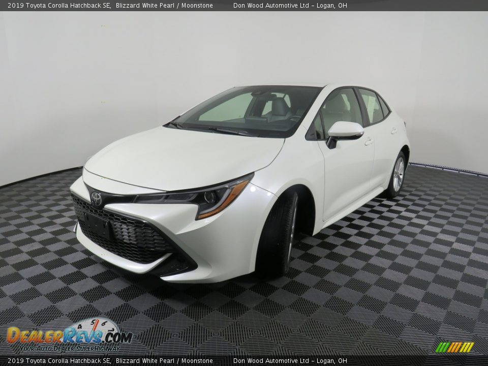 2019 Toyota Corolla Hatchback SE Blizzard White Pearl / Moonstone Photo #8