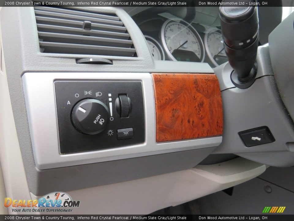 2008 Chrysler Town & Country Touring Inferno Red Crystal Pearlcoat / Medium Slate Gray/Light Shale Photo #22