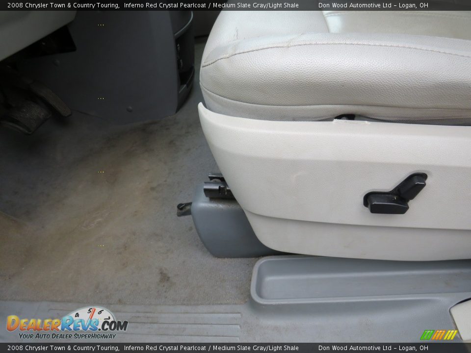 2008 Chrysler Town & Country Touring Inferno Red Crystal Pearlcoat / Medium Slate Gray/Light Shale Photo #23