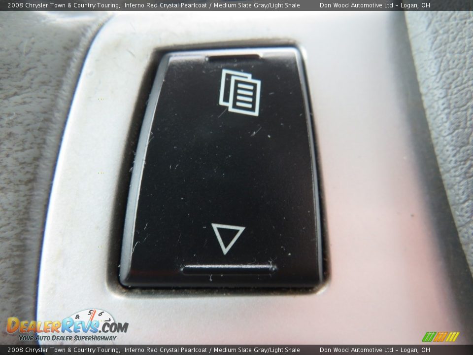 2008 Chrysler Town & Country Touring Inferno Red Crystal Pearlcoat / Medium Slate Gray/Light Shale Photo #28