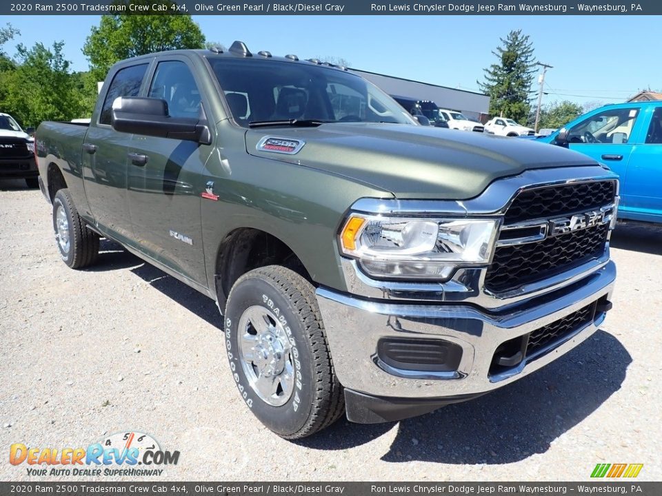 Front 3/4 View of 2020 Ram 2500 Tradesman Crew Cab 4x4 Photo #8