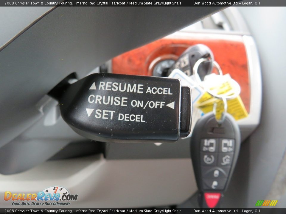 2008 Chrysler Town & Country Touring Inferno Red Crystal Pearlcoat / Medium Slate Gray/Light Shale Photo #29