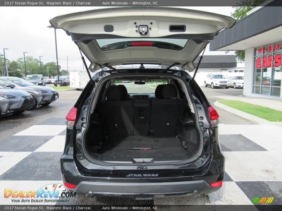 2017 Nissan Rogue SV Trunk Photo #5