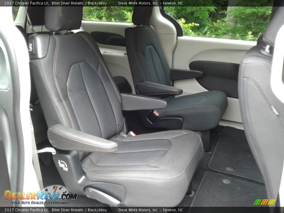 2017 Chrysler Pacifica LX Billet Silver Metallic / Black/Alloy Photo #16