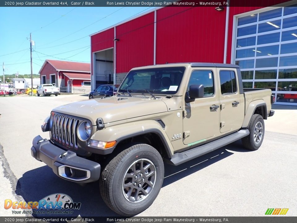 Front 3/4 View of 2020 Jeep Gladiator Overland 4x4 Photo #1
