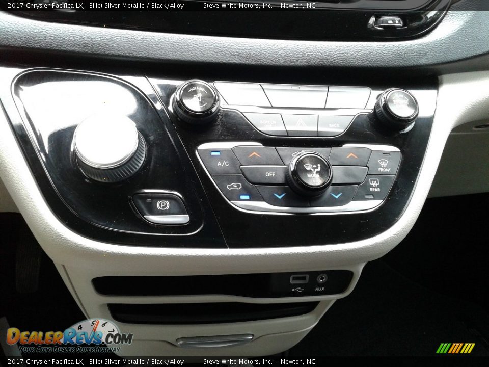 2017 Chrysler Pacifica LX Billet Silver Metallic / Black/Alloy Photo #24