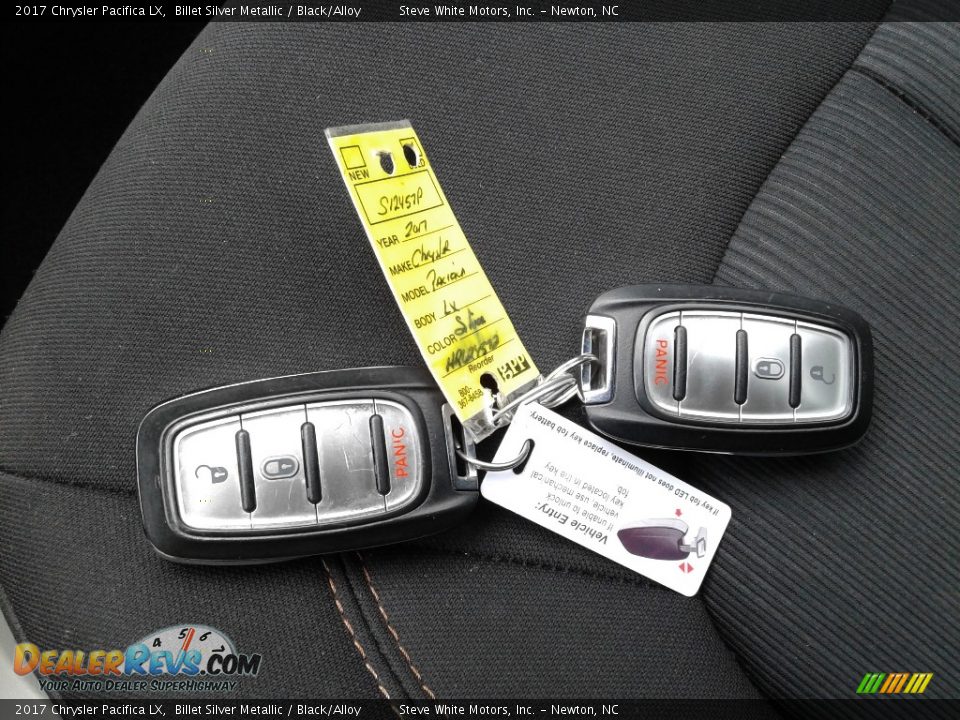 2017 Chrysler Pacifica LX Billet Silver Metallic / Black/Alloy Photo #26