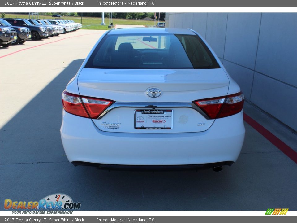 2017 Toyota Camry LE Super White / Black Photo #7