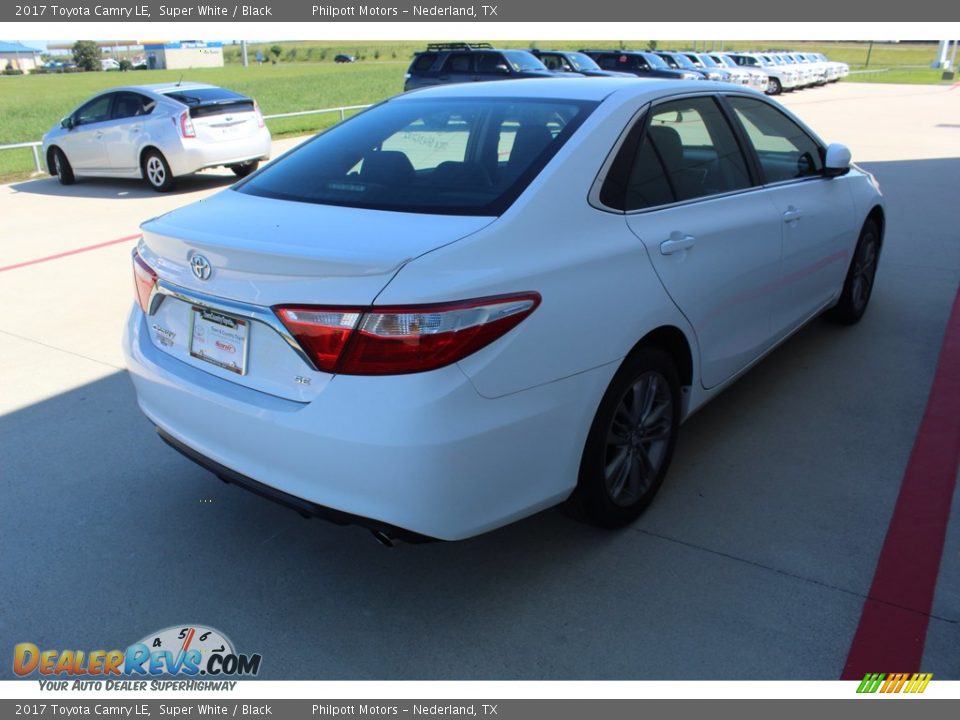 2017 Toyota Camry LE Super White / Black Photo #8