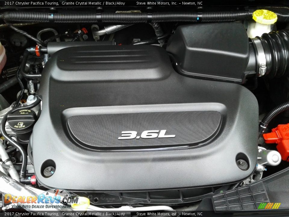 2017 Chrysler Pacifica Touring Granite Crystal Metallic / Black/Alloy Photo #9