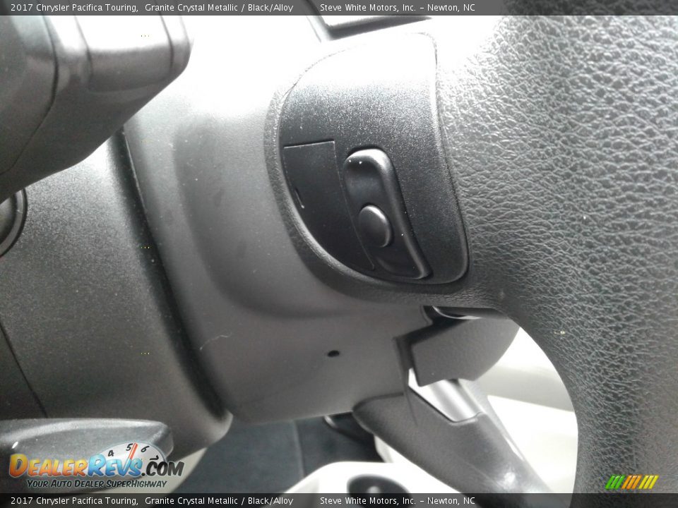 2017 Chrysler Pacifica Touring Granite Crystal Metallic / Black/Alloy Photo #12