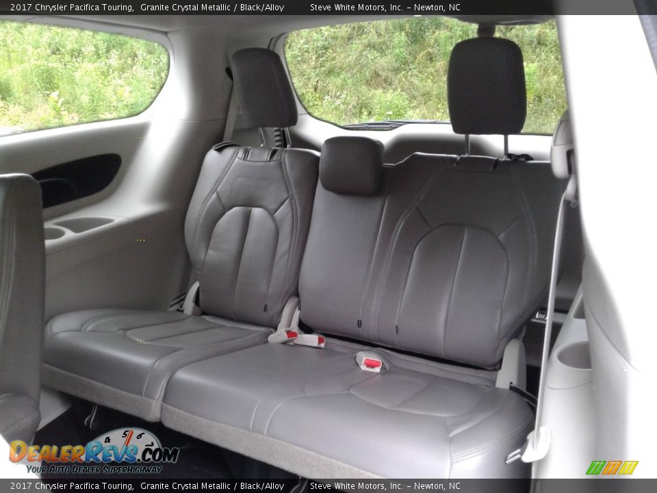 2017 Chrysler Pacifica Touring Granite Crystal Metallic / Black/Alloy Photo #14