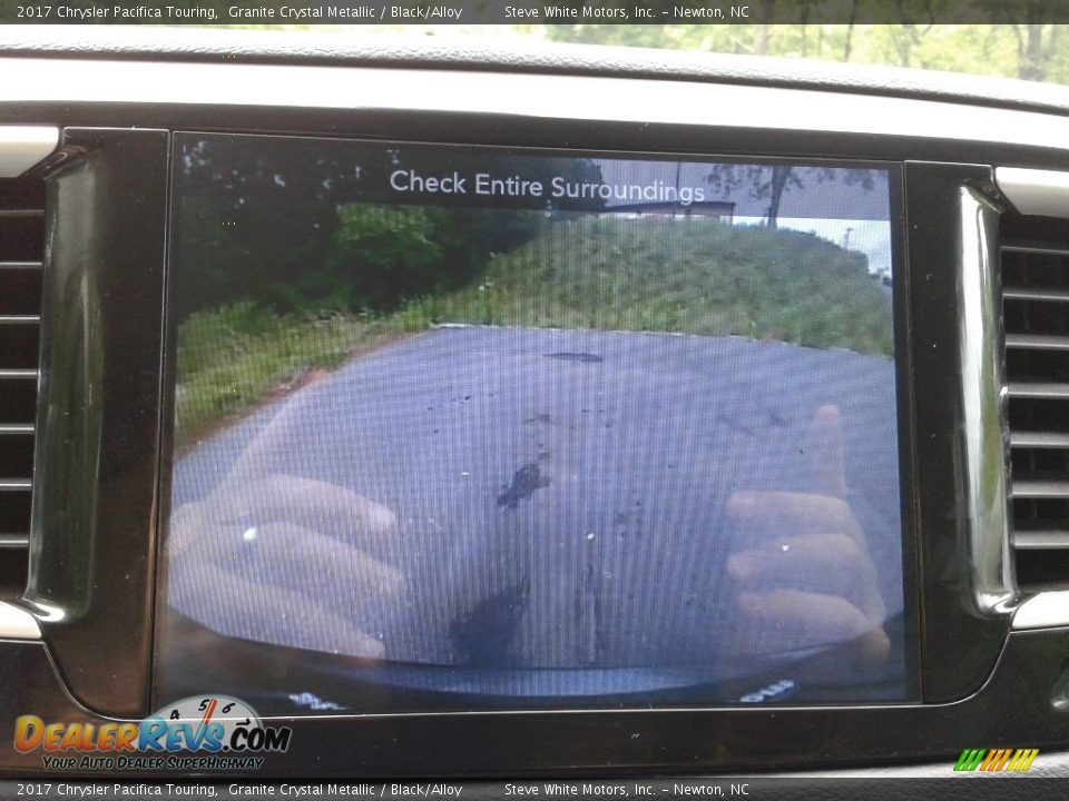 2017 Chrysler Pacifica Touring Granite Crystal Metallic / Black/Alloy Photo #23