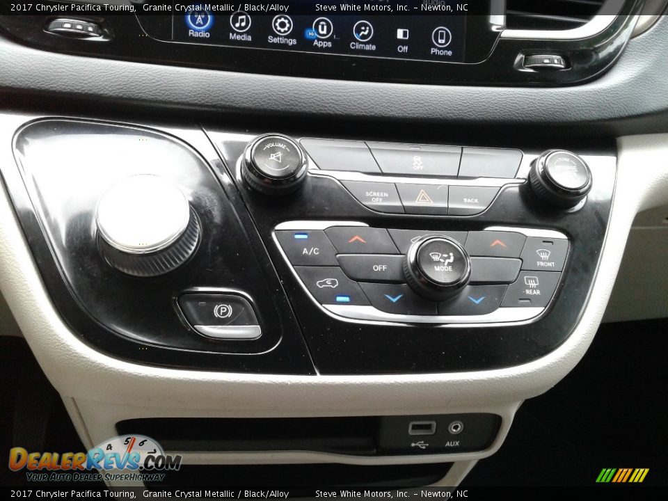 2017 Chrysler Pacifica Touring Granite Crystal Metallic / Black/Alloy Photo #24