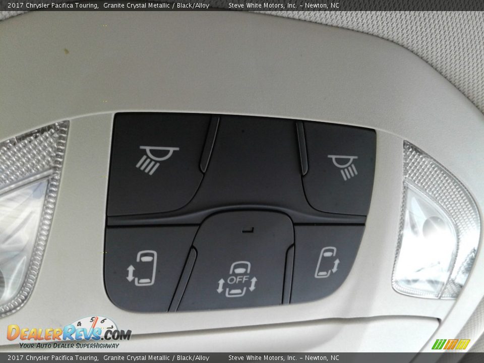 2017 Chrysler Pacifica Touring Granite Crystal Metallic / Black/Alloy Photo #28