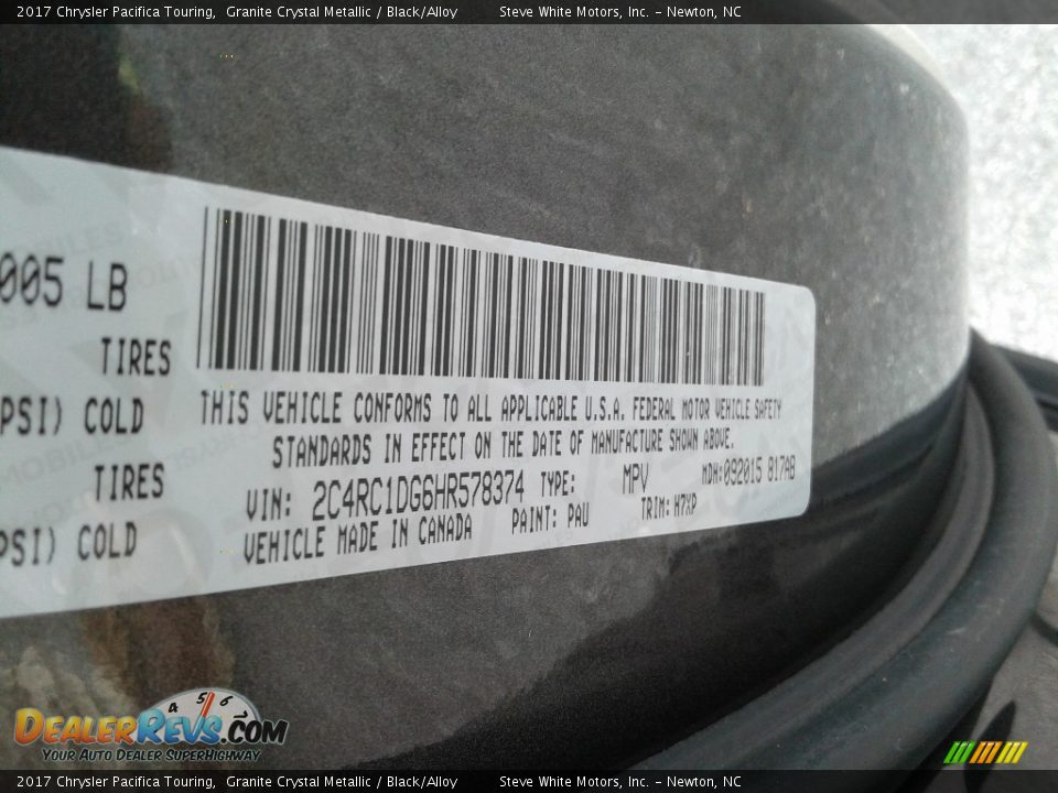 2017 Chrysler Pacifica Touring Granite Crystal Metallic / Black/Alloy Photo #30