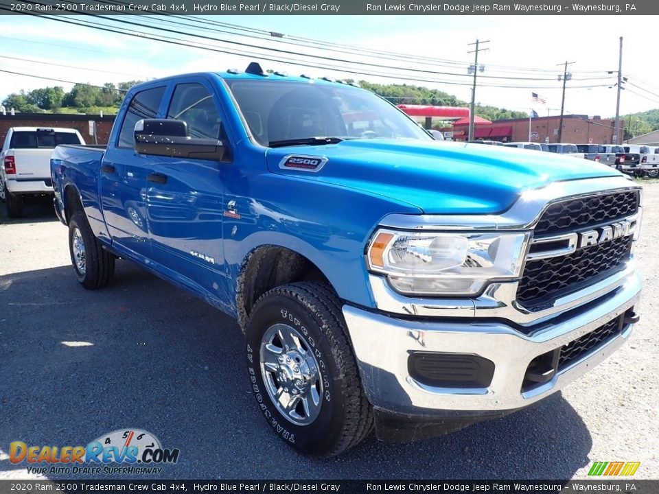 Front 3/4 View of 2020 Ram 2500 Tradesman Crew Cab 4x4 Photo #8