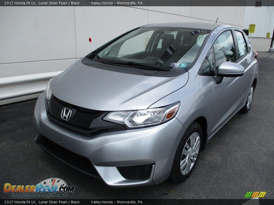 Front 3/4 View of 2017 Honda Fit LX Photo #9