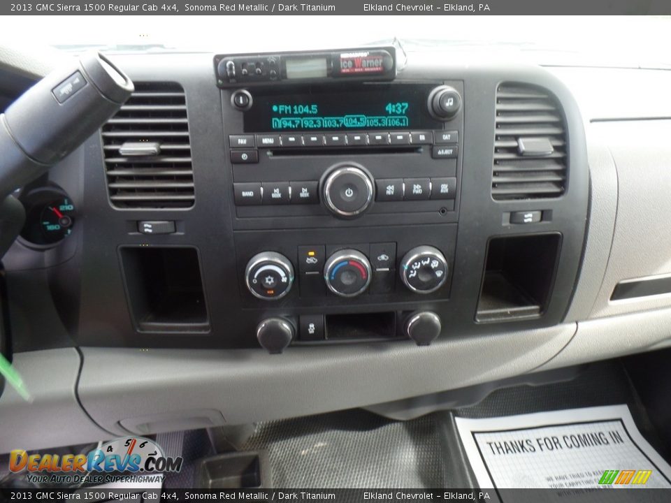 Controls of 2013 GMC Sierra 1500 Regular Cab 4x4 Photo #30