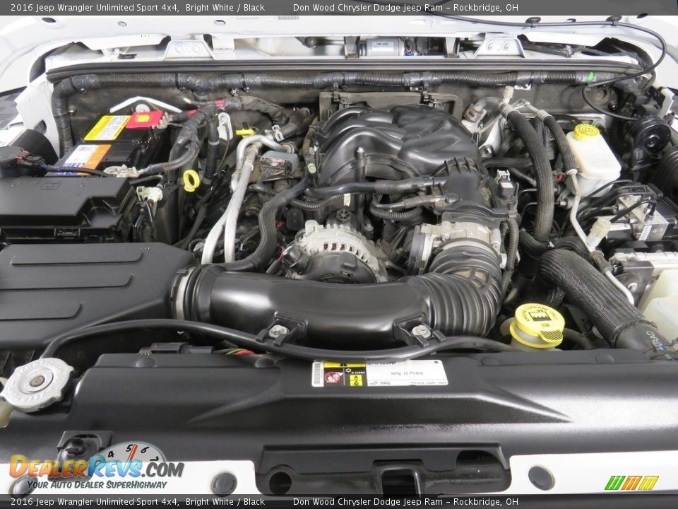 2016 Jeep Wrangler Unlimited Sport 4x4 Bright White / Black Photo #6