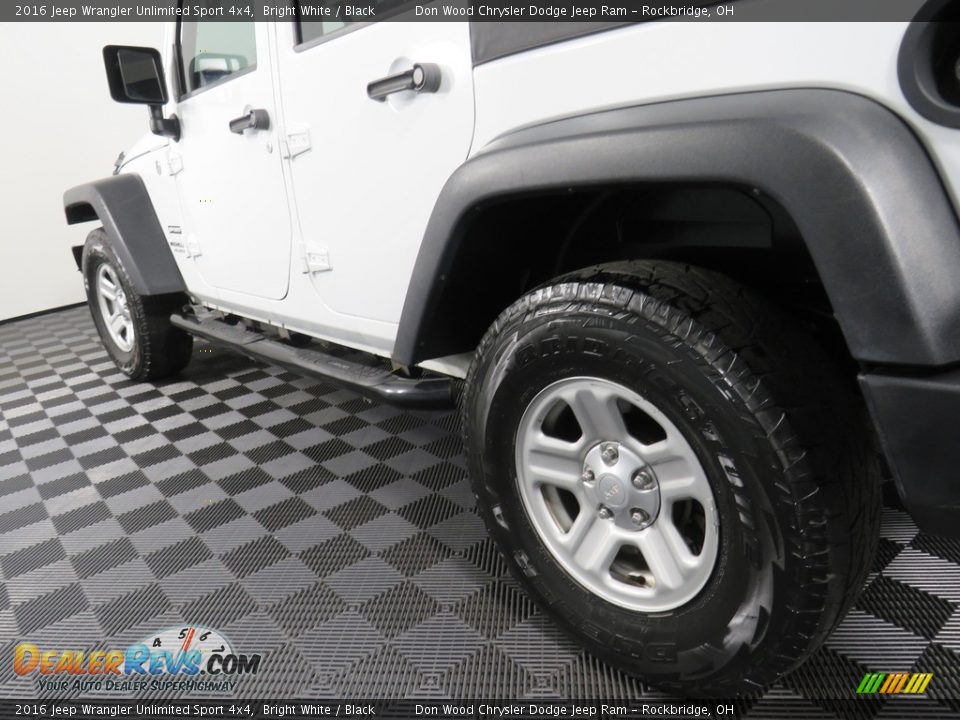 2016 Jeep Wrangler Unlimited Sport 4x4 Bright White / Black Photo #9