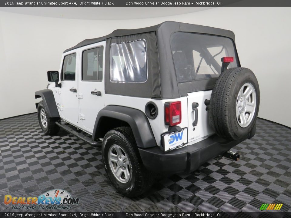 2016 Jeep Wrangler Unlimited Sport 4x4 Bright White / Black Photo #10