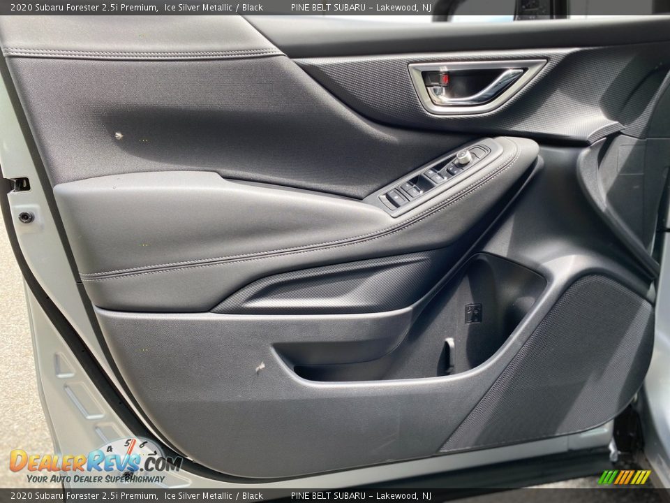 2020 Subaru Forester 2.5i Premium Ice Silver Metallic / Black Photo #9