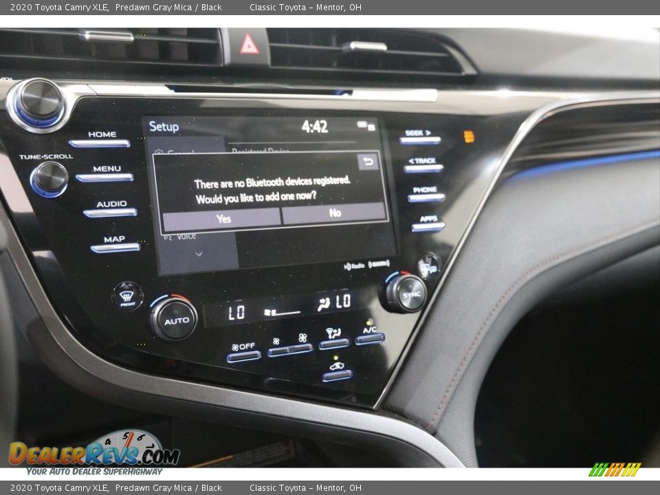 2020 Toyota Camry XLE Predawn Gray Mica / Black Photo #11