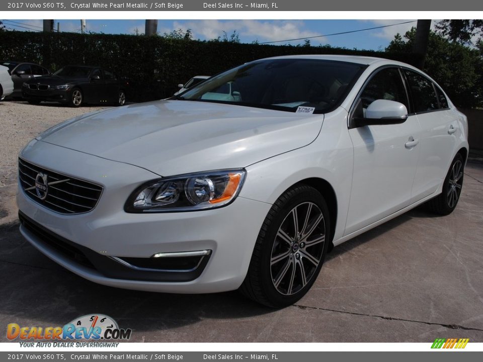 Crystal White Pearl Metallic 2017 Volvo S60 T5 Photo #5