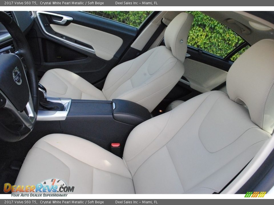 Front Seat of 2017 Volvo S60 T5 Photo #14