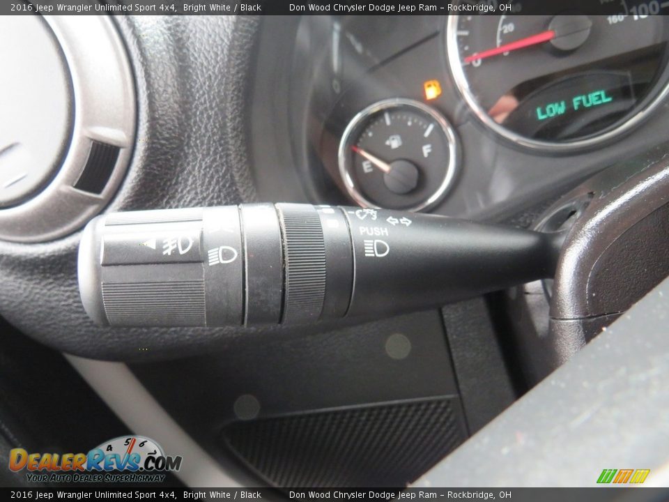 2016 Jeep Wrangler Unlimited Sport 4x4 Bright White / Black Photo #31