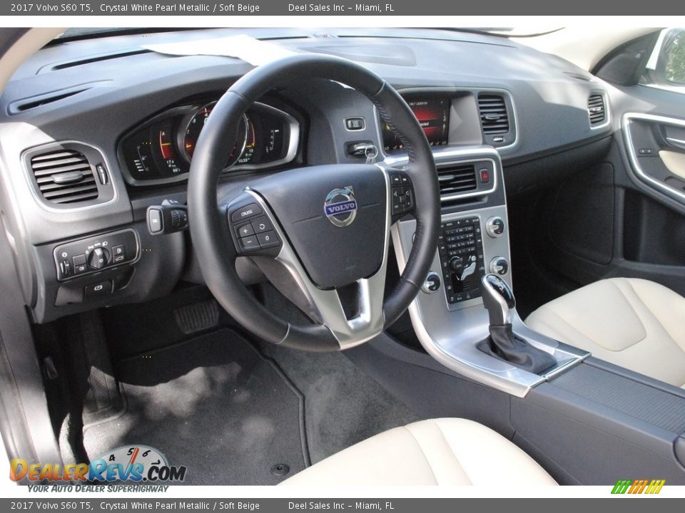 Dashboard of 2017 Volvo S60 T5 Photo #16